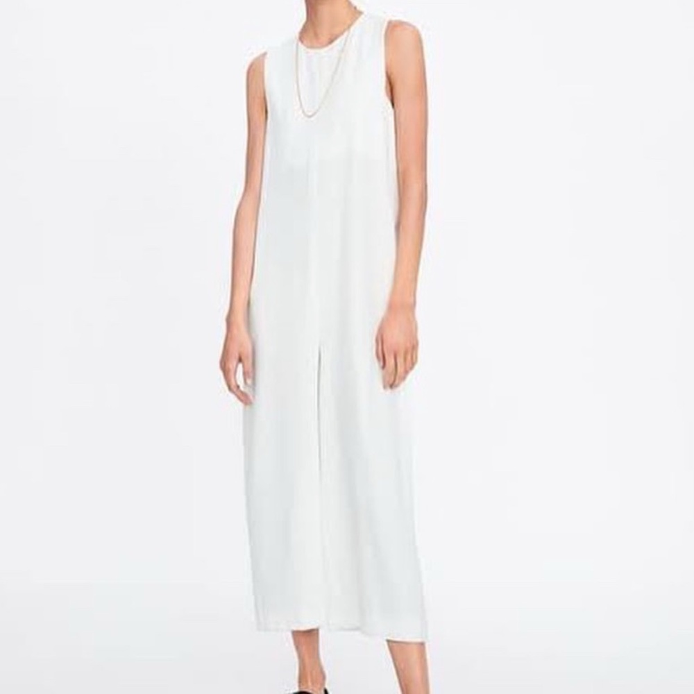 Zara - Sleeveless  Wide Leg  Squared Off Shoulders Jumpsuit  White   Small.  NWT